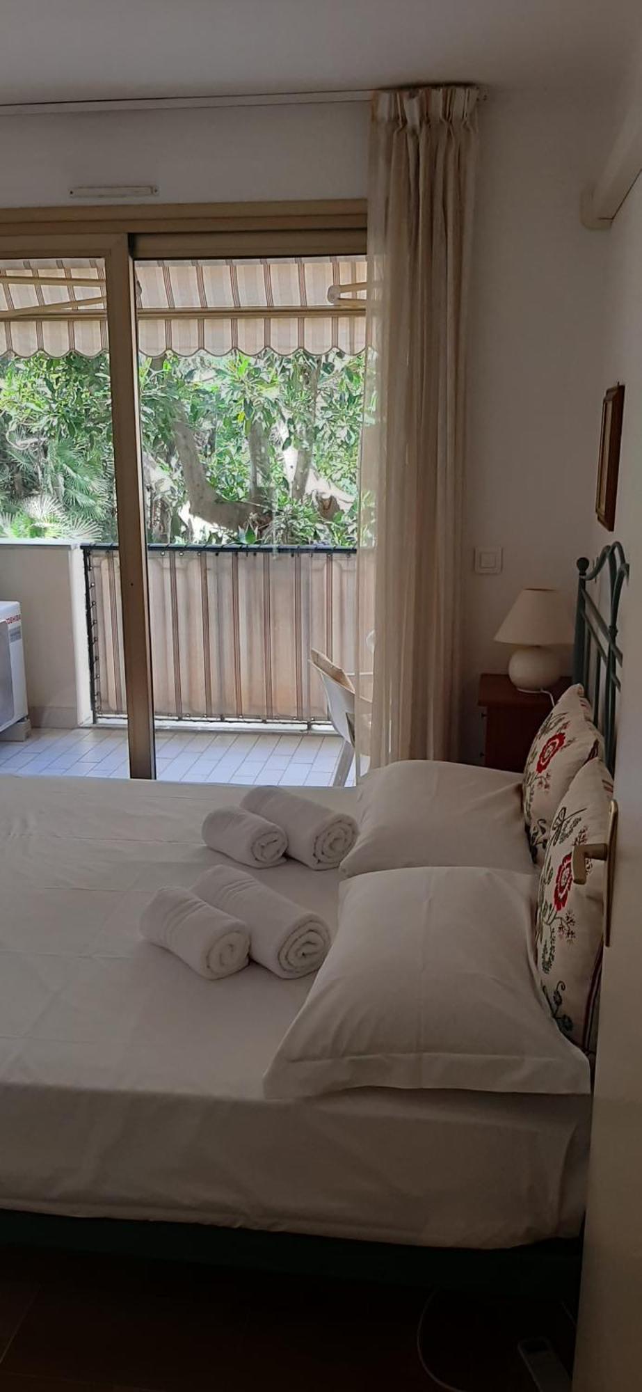 Le Golf Apartment Menton Bagian luar foto